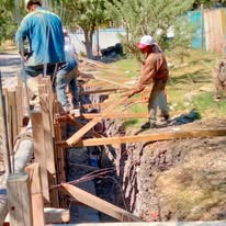 Trabajo de construcción con estructuras de madera